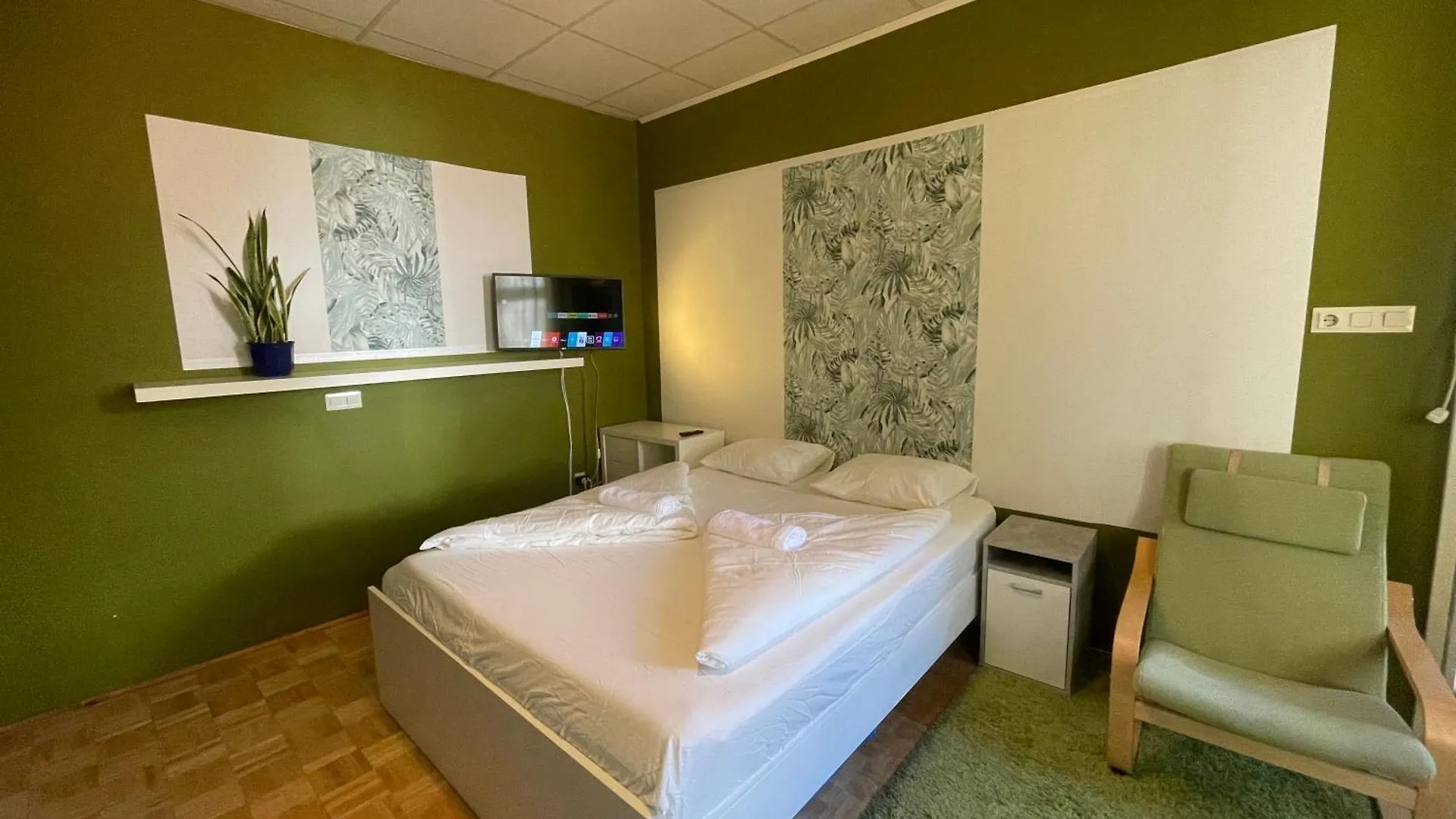 Two-Room Apartment In Mariahilfer Wien